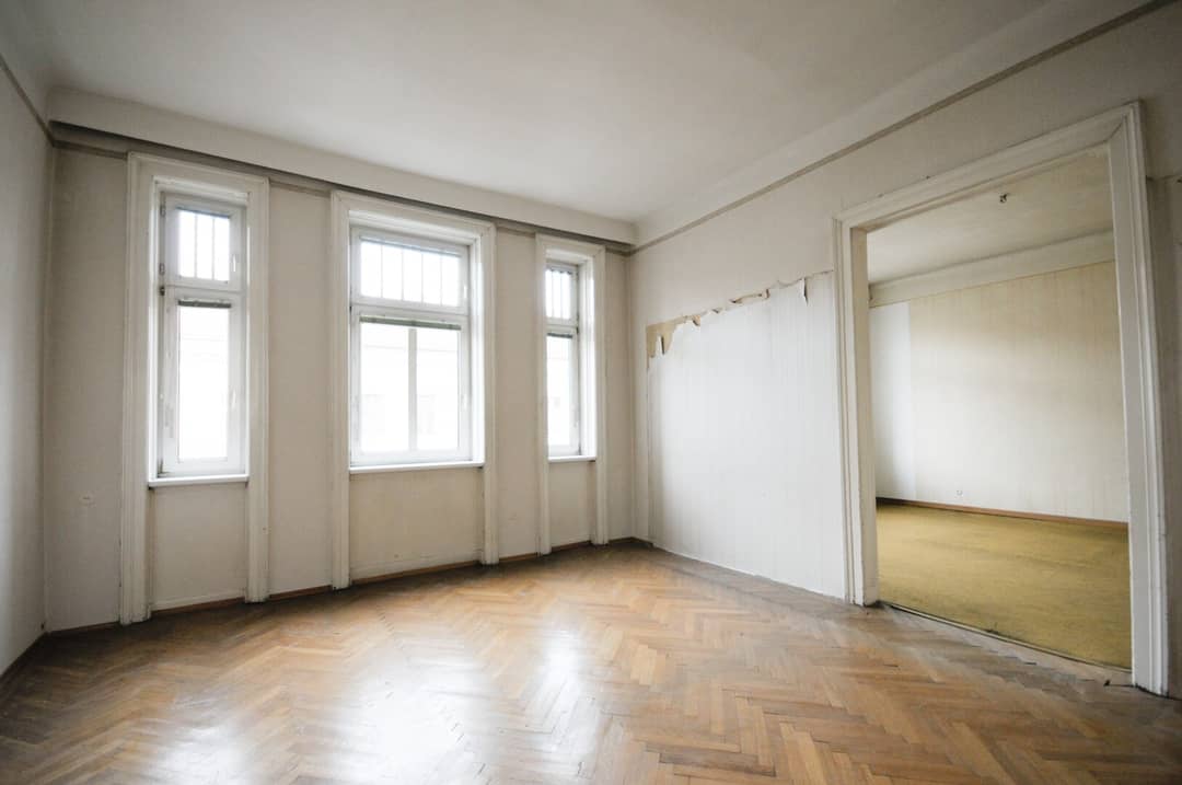 Wohnung hofseitiger Balkon Altbau nahe Währinger Park