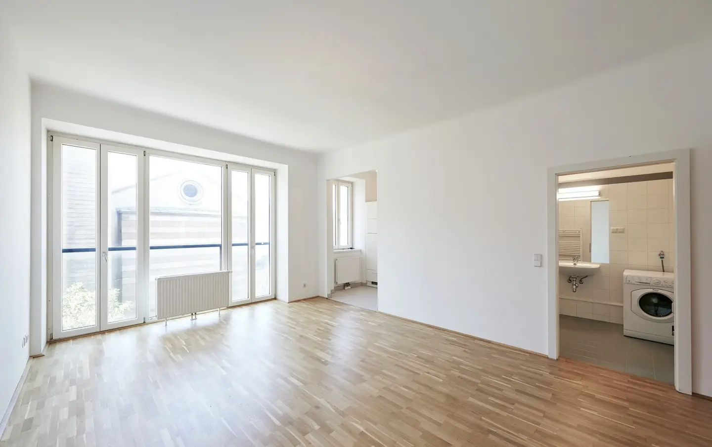 Old building apartment tenanted with elevator