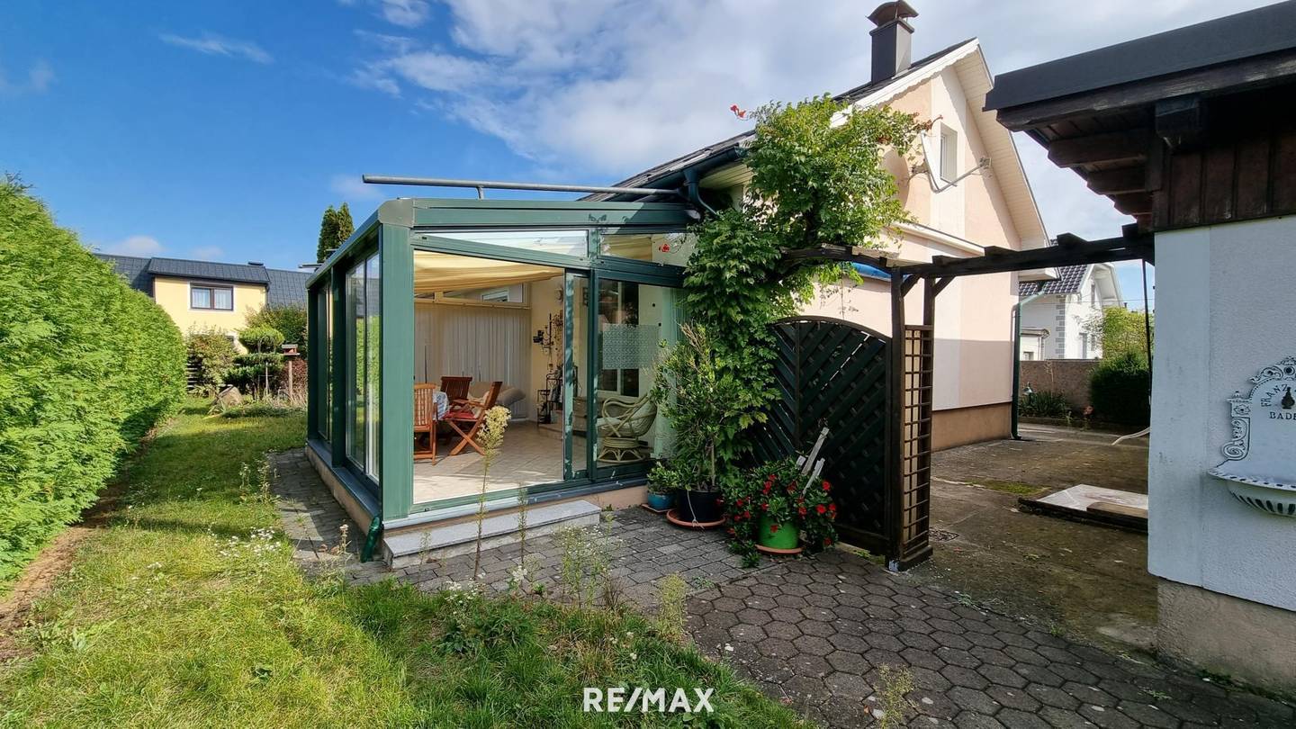 Gepflegtes Einfamilienhaus mit Pool und Garten in St. Georgen