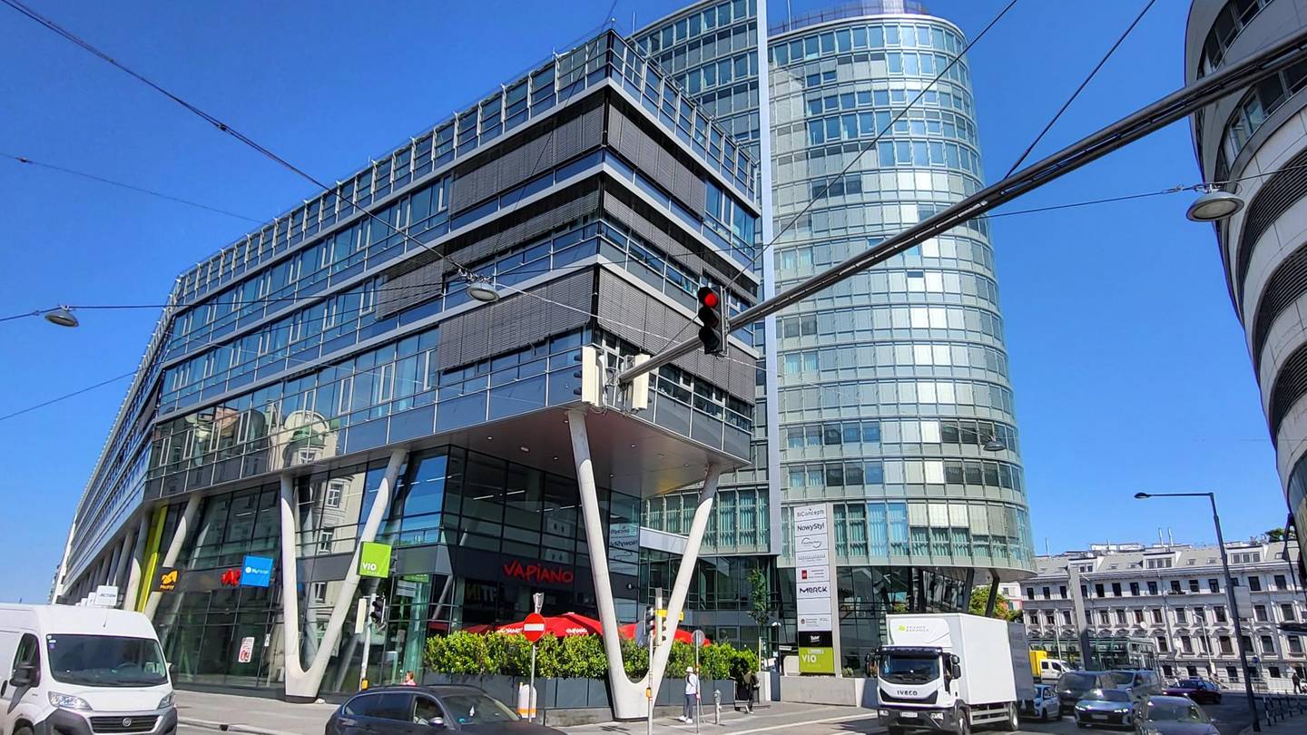 VIO Plaza Shopping - TOP Geschäftslokal zu mieten- zur Hälfte teilbar!