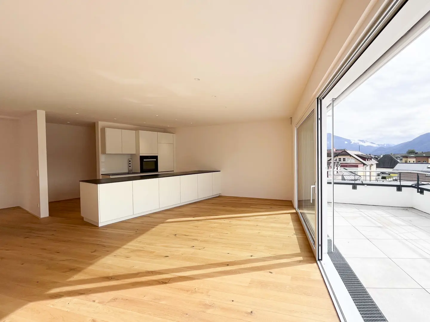 Penthouse lake view and two terraces