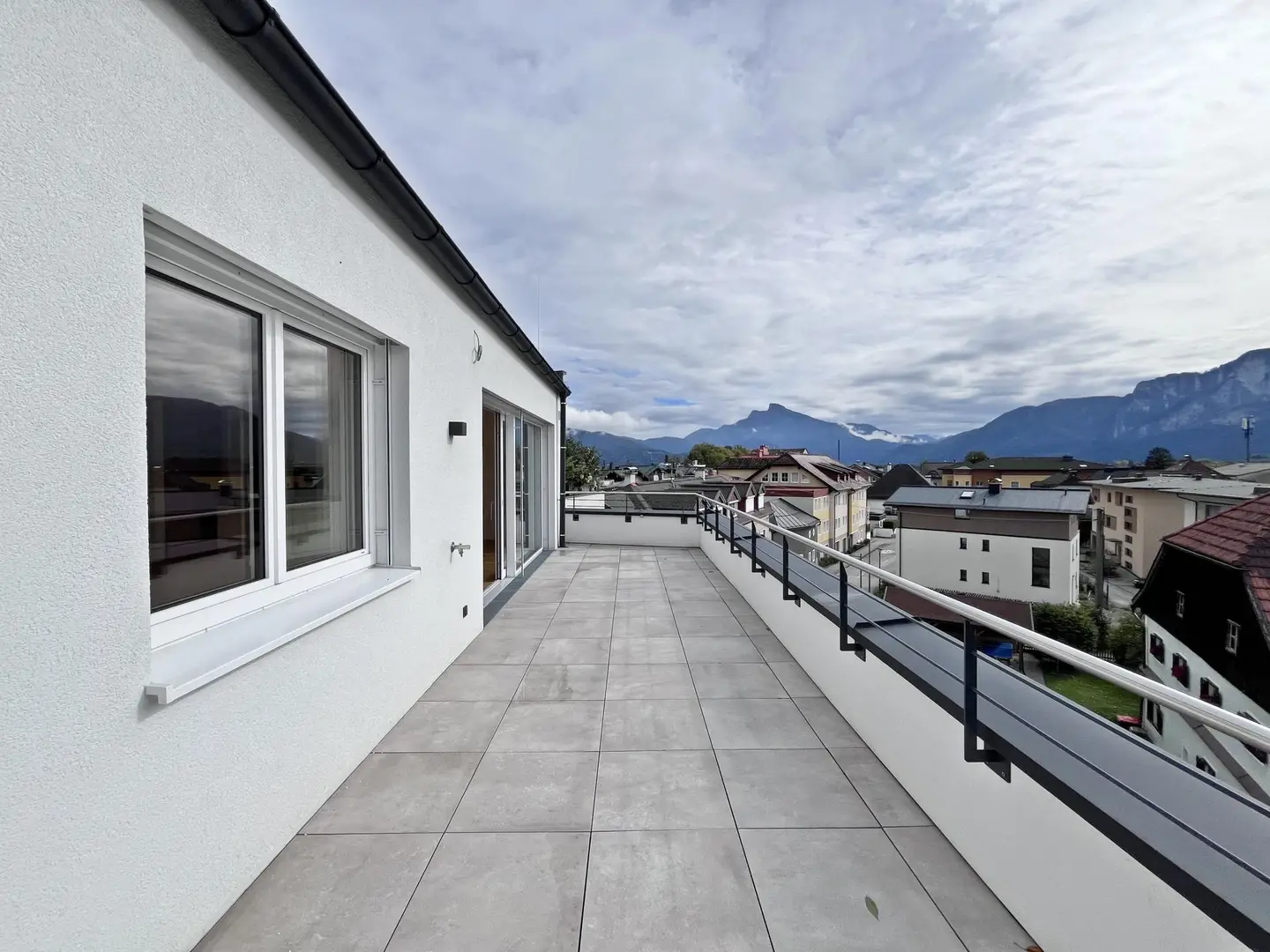 Penthouse lake view and two terraces