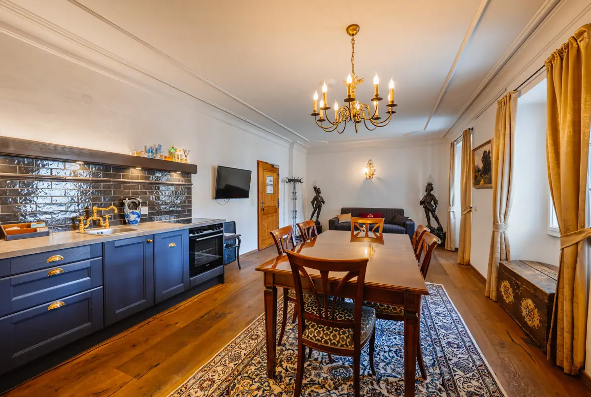 Apartment in a listed building with balcony