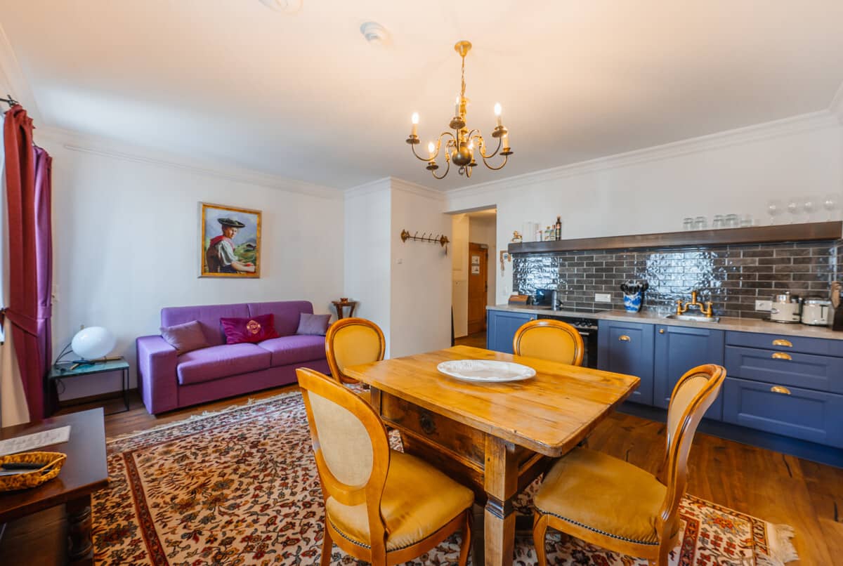 Renovated Verweserhaus apartment at Market Square