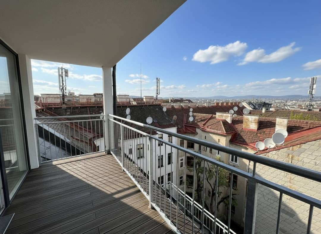 Maisonette apartment with panoramic view balcony