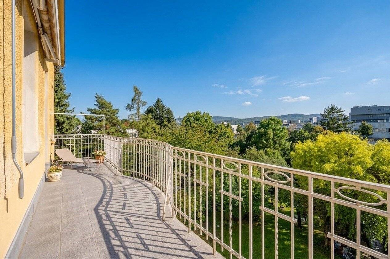++1140++ sanierungsbedürftige 5 Zimmer Wohnung in Stilvilla! idyllischer Garten!