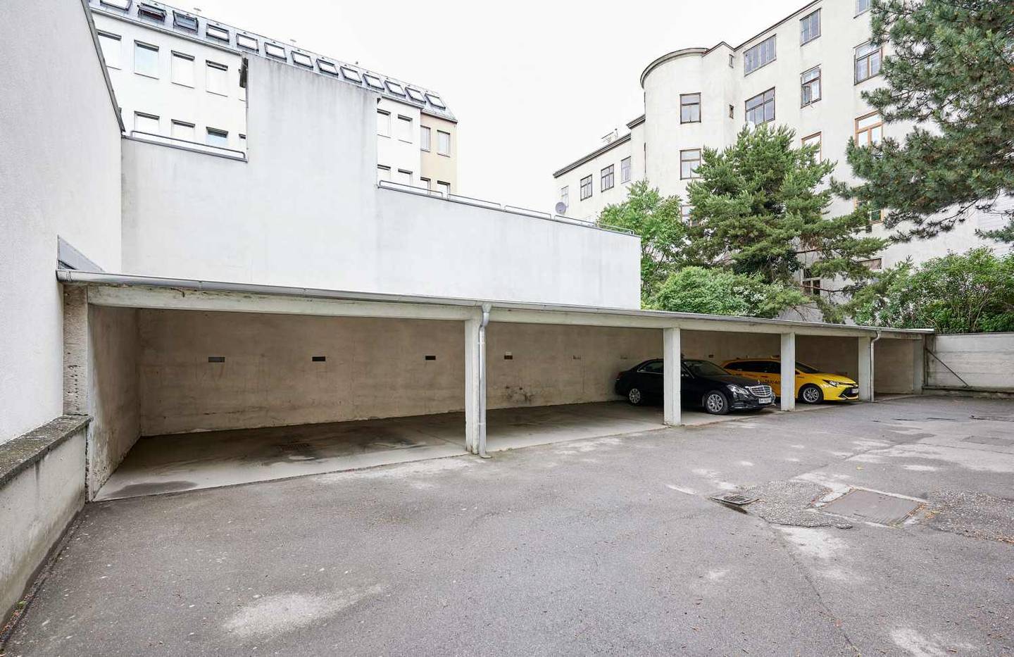 Überdachter Stellplatz im Innenhof in Wien 1030, 25.000 EUR Kaufpreis