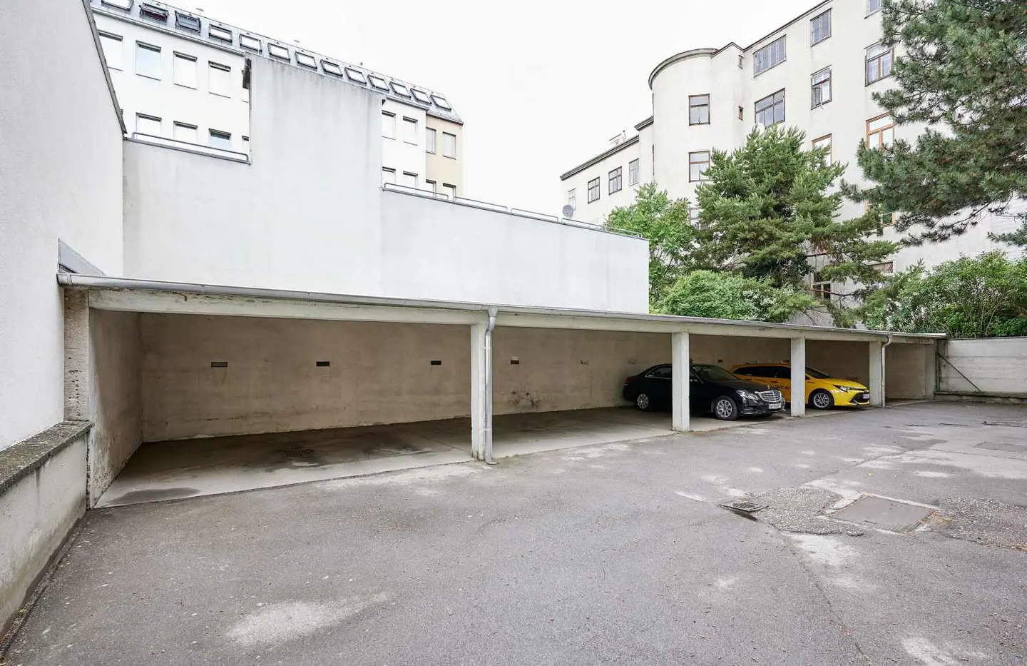 Überdachter Stellplatz im Innenhof in Wien 1030, 25.000 EUR Kaufpreis