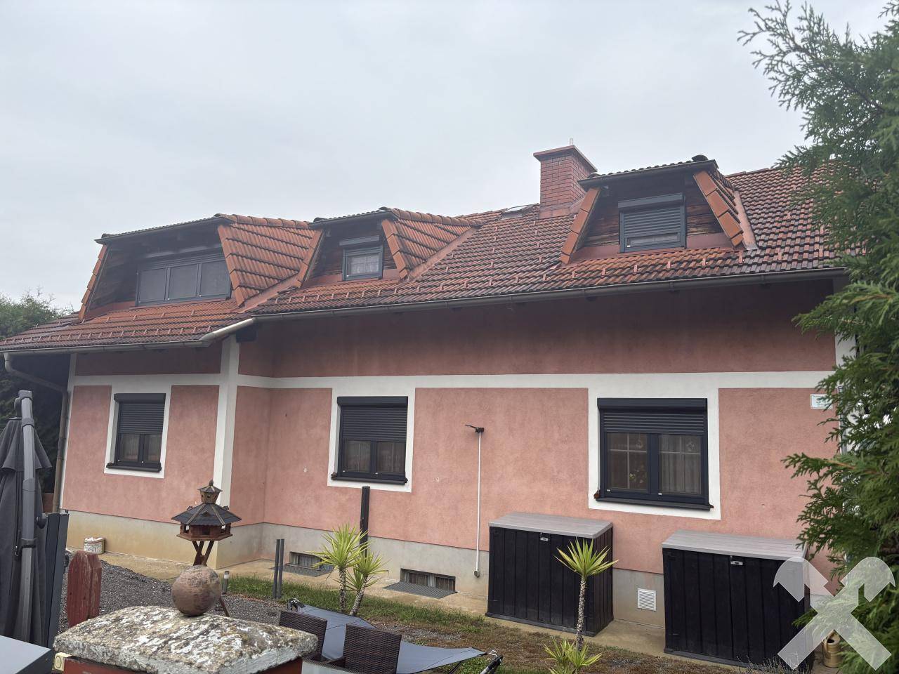 Zweifamilienhaus mit Entwicklungspotenzial in Sonnenlage St. Anna