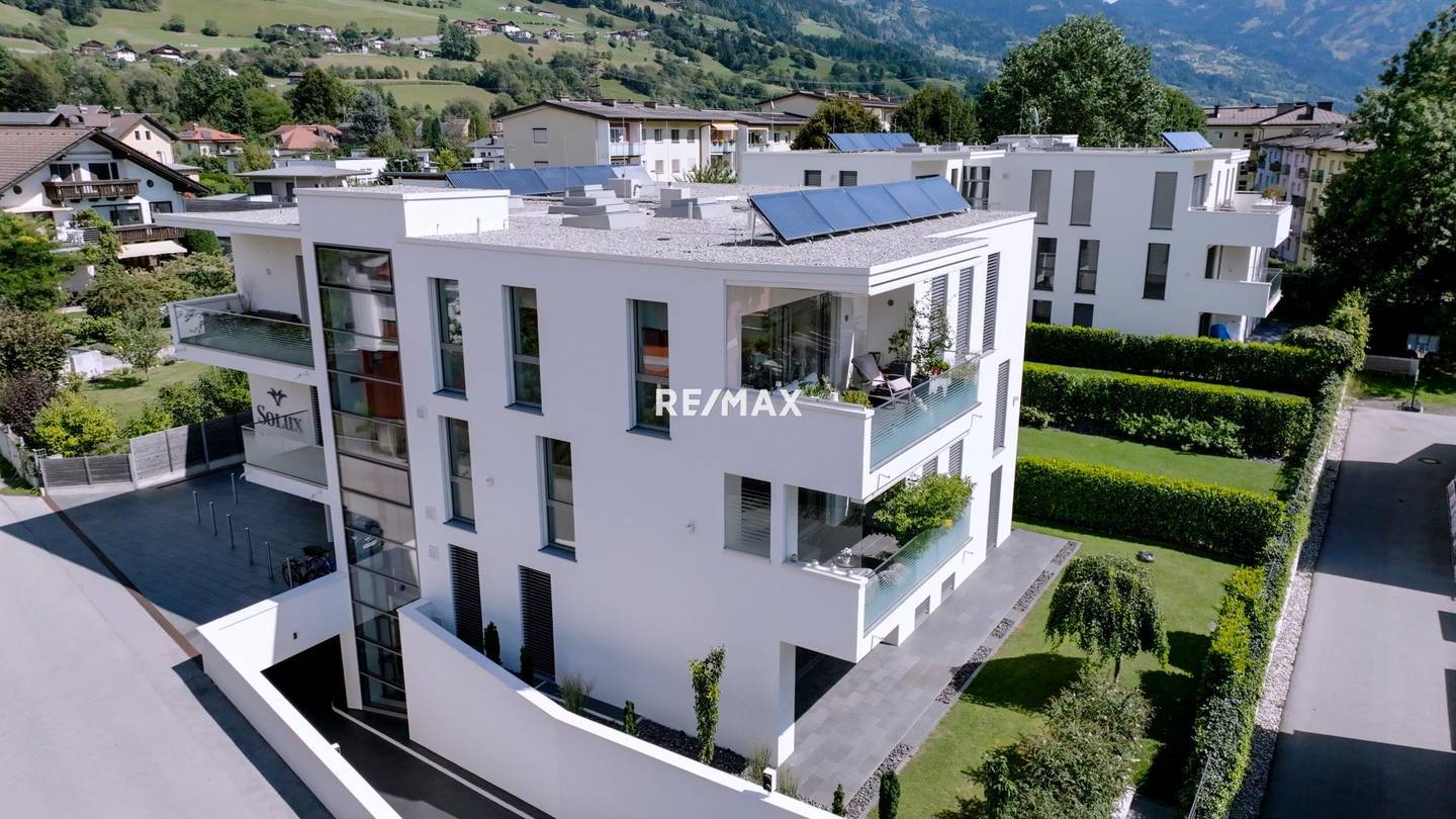 Holiday apartment with garden and terrace in Tyrol