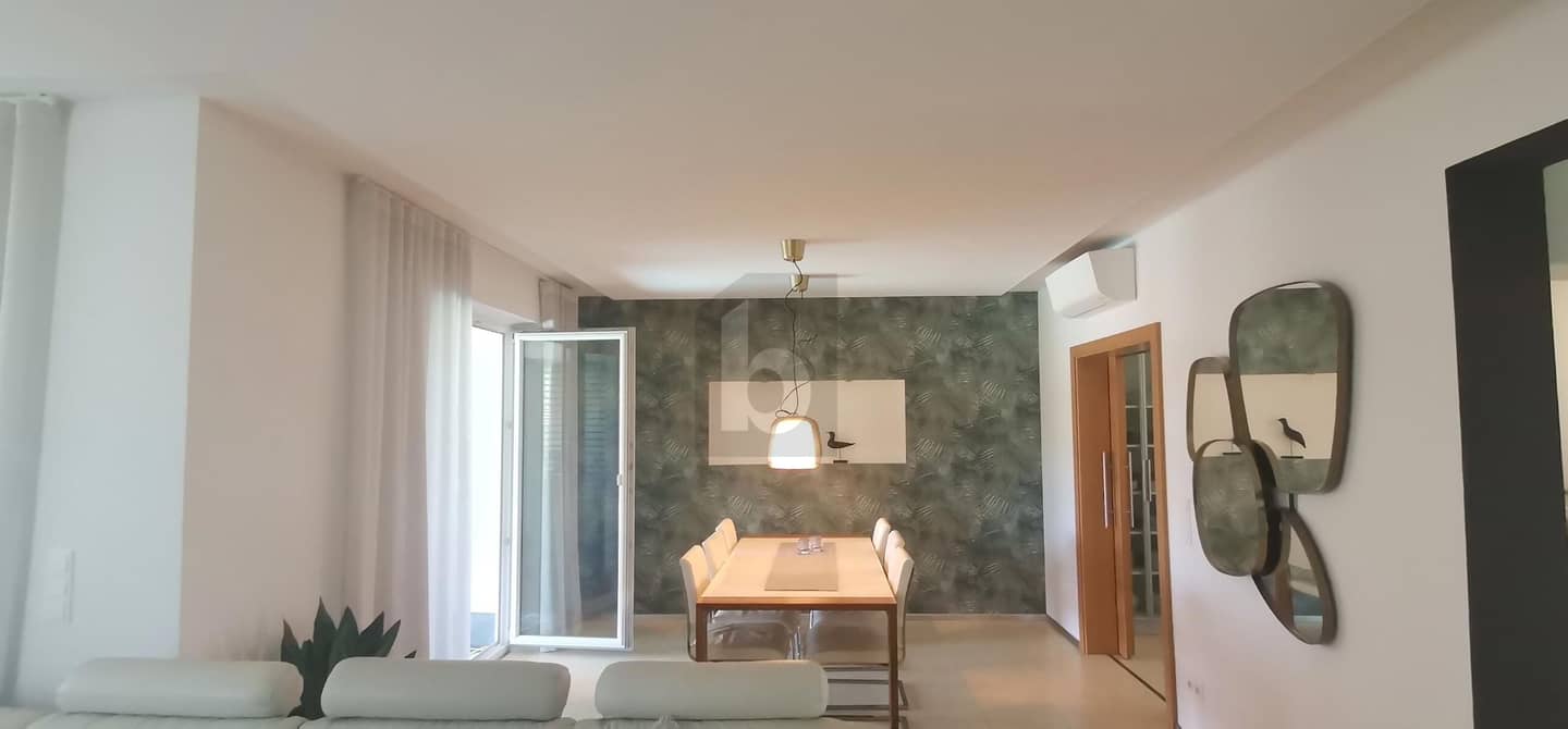 Elegante Familienwohnung mit beheiztem Pool