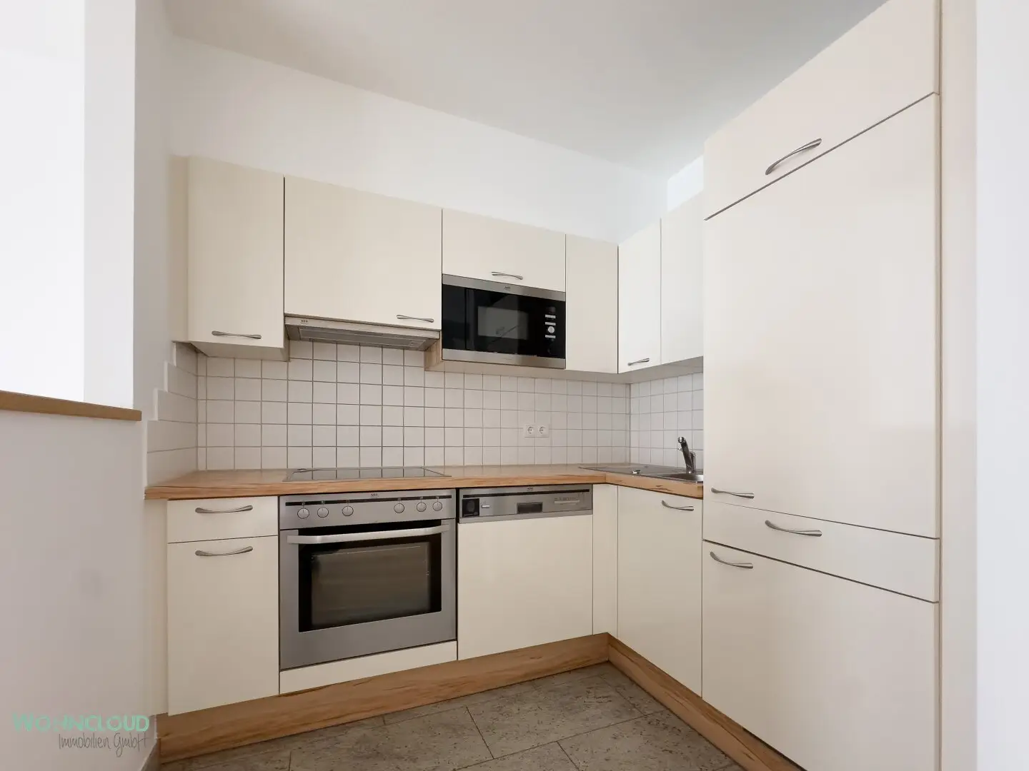 Apartment west facing loggia near Schmelz green area