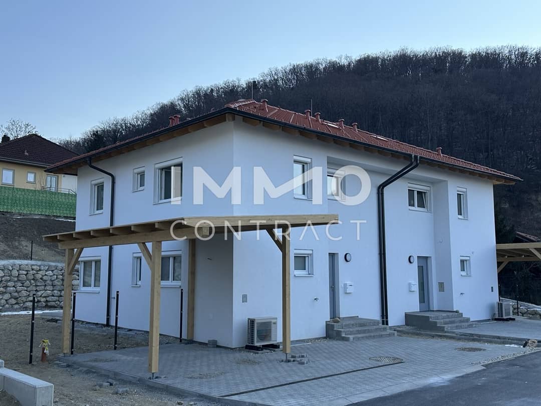 Doppelhaushälfte in Hainburg an der Donau mit Garten und Terrasse