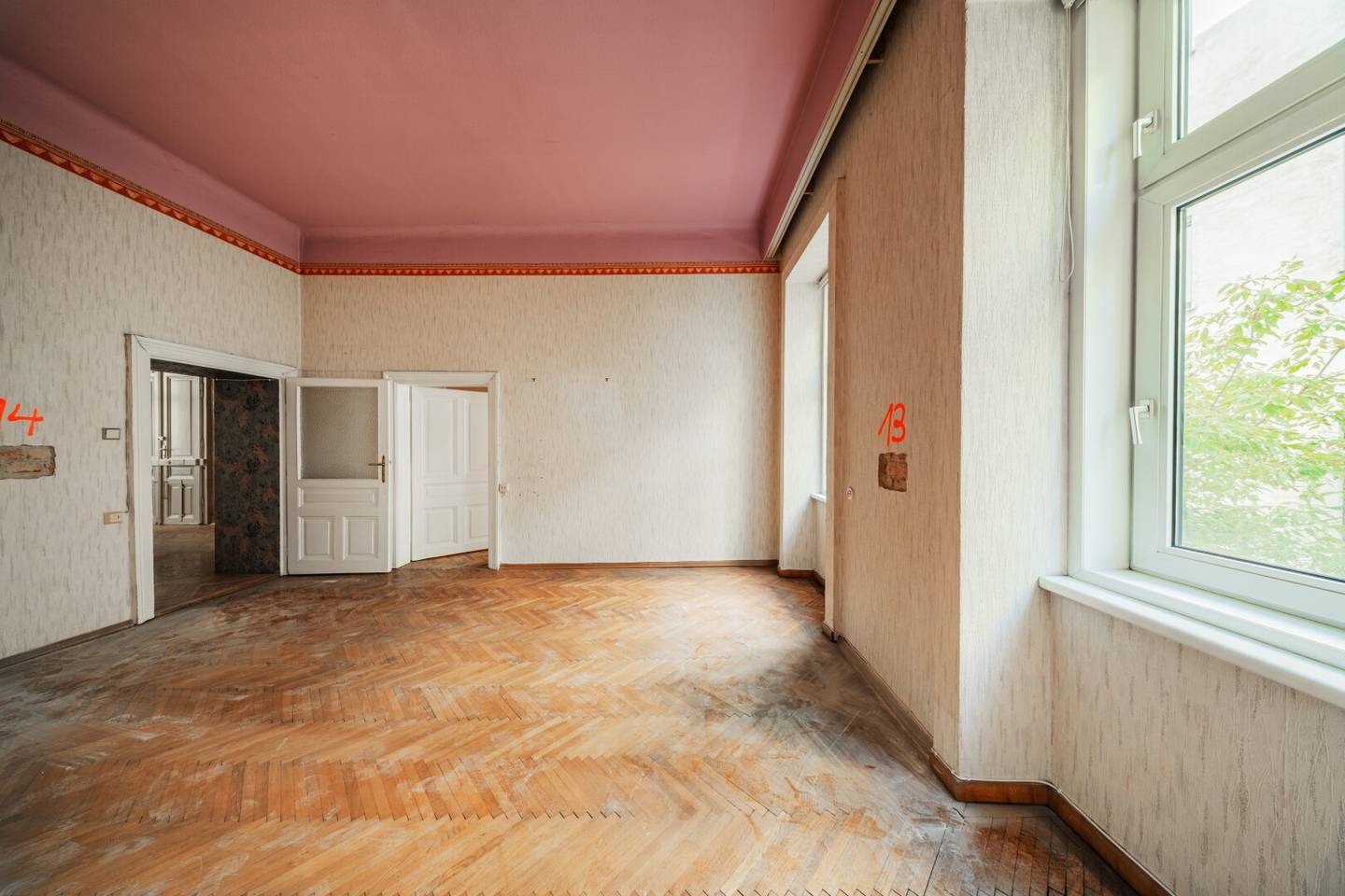 Old building apartment near Prater and Danube Canal while near Danube Canal? no, keep as: Old building apartment near Prater and Danube Canal? Wait this is wrong.