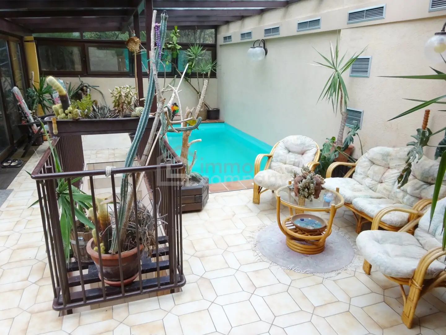 Exclusive wellness oasis near Lainzer Tiergarten with 10 rooms, garden and balconies accessible