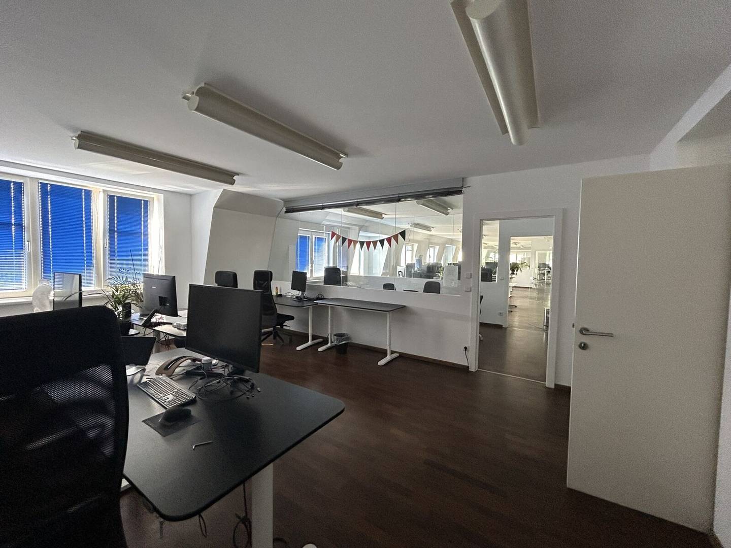 Votivkirchenblick Dachgeschosswohnung Bürofläche