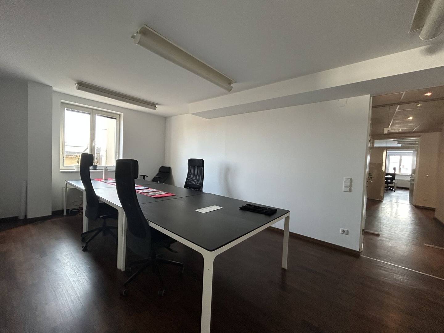 Votivkirchenblick Dachgeschosswohnung Bürofläche