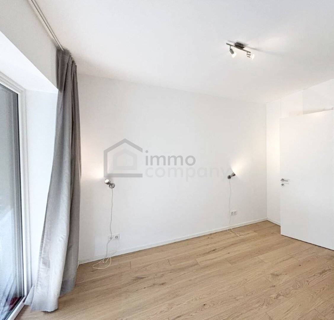 New build apartment with spacious terrace near the Danube