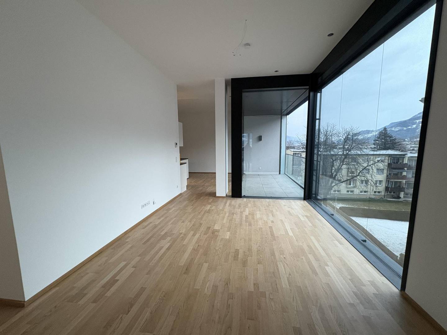 First occupancy apartment near station modern style