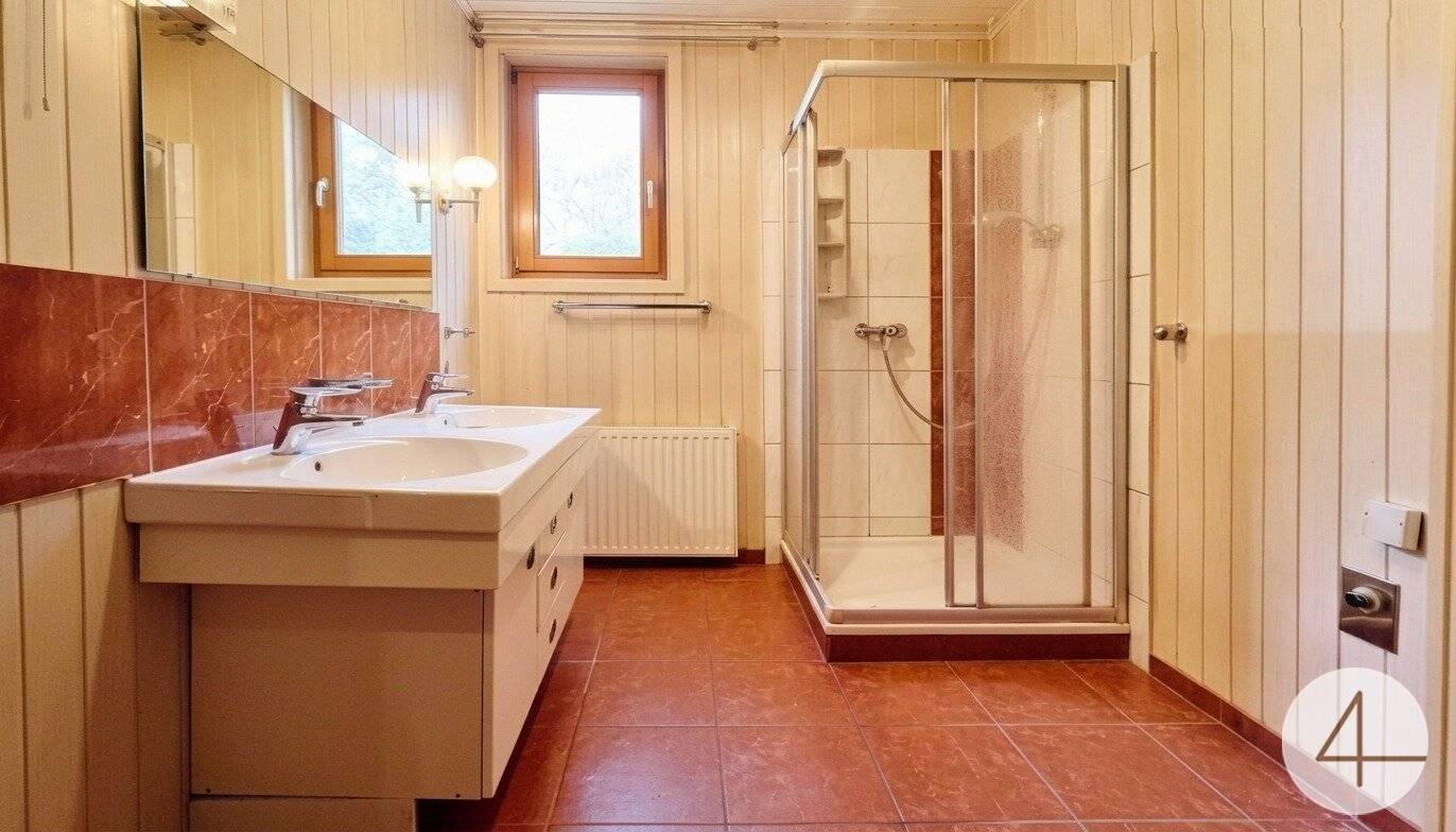 Altbau Wohnung mit Loggia nahe U6 Burggasse