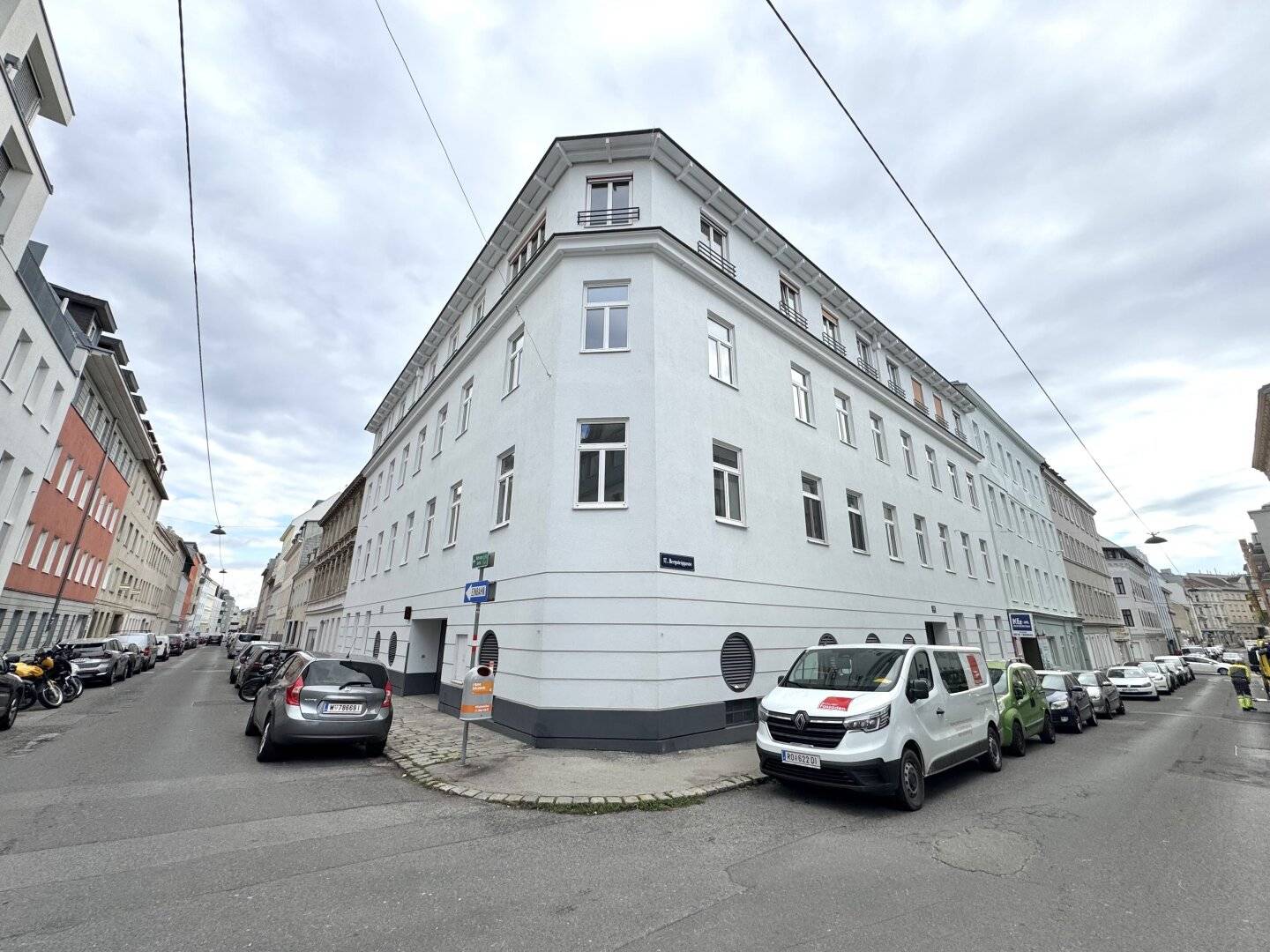 3 room apartment with courtyard facing garden near U6 Michelbeuern AKH