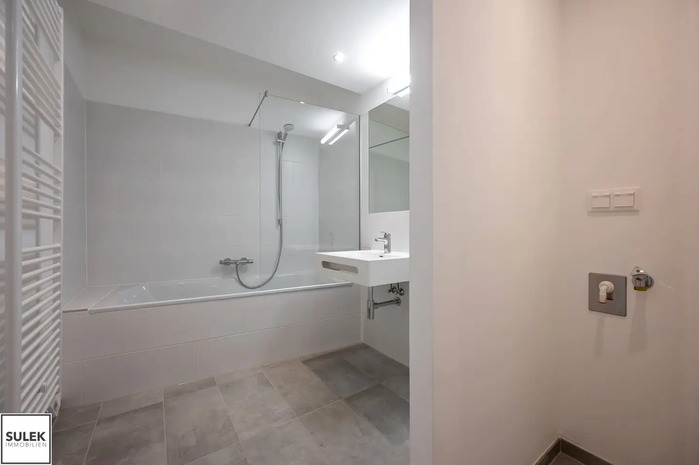 WOHNEN AN DER GOLDENEN STIEGE | 4-ZIMMER-MAISONETTE MIT WESTBALKON