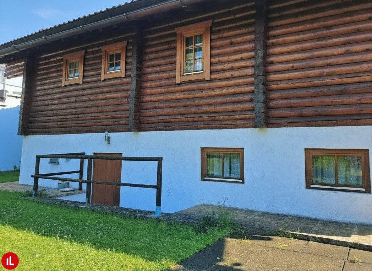 Blockhaus in Seebenstein – 72 m², Kamin, Garten, Burgblick, ruhig