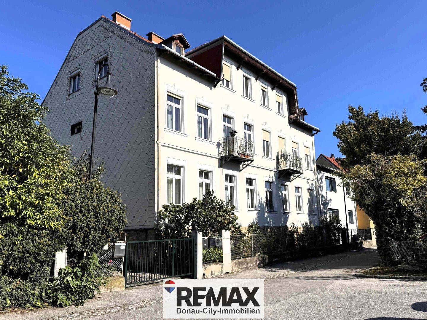 Wohnung mit großem Garten und Pool und Garage