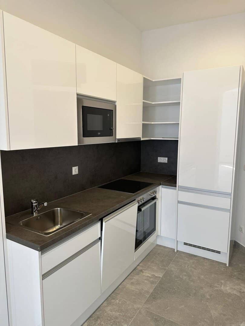 Renovierte Altbauwohnung mit Aufzug