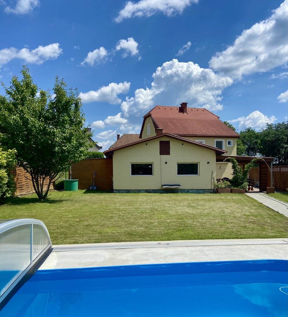 Renovierte Wohnung mit Burgblick und Garage
