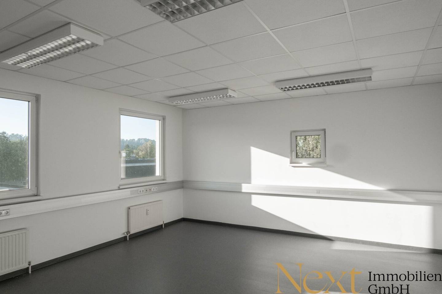 Air-conditioned office space with parking spaces and ideal transport connections in WDZ 2 in Wels for rent