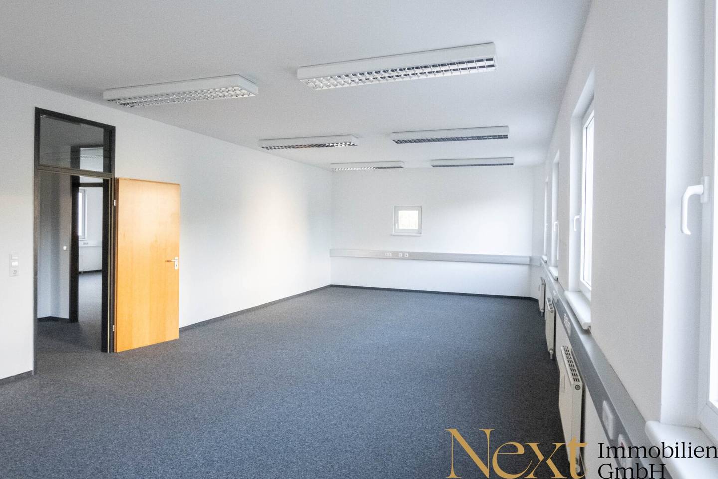 Office space with parking spaces and ideal transport connections in Wels for rent