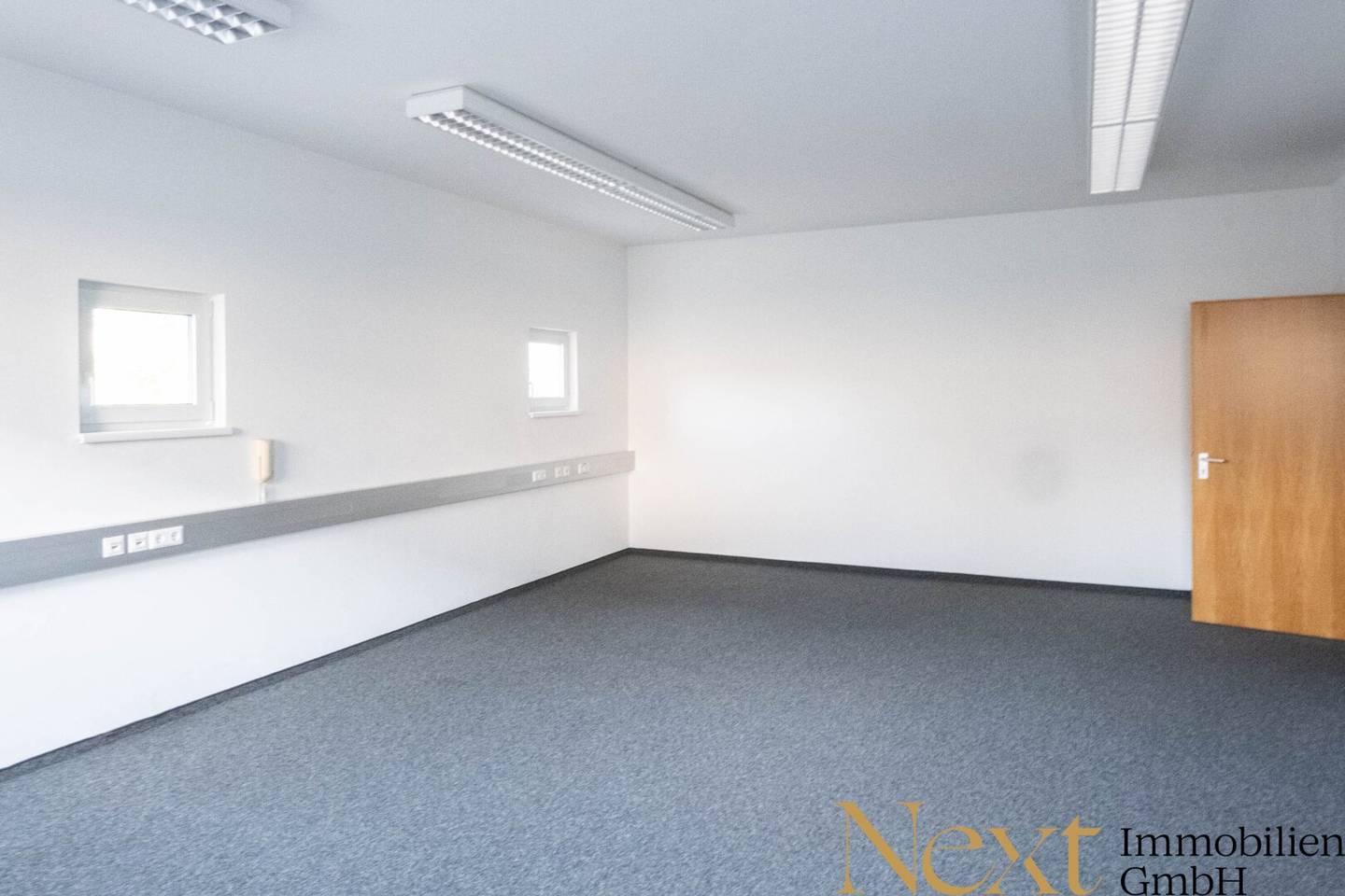 Office space with parking spaces and ideal transport connections in Wels for rent