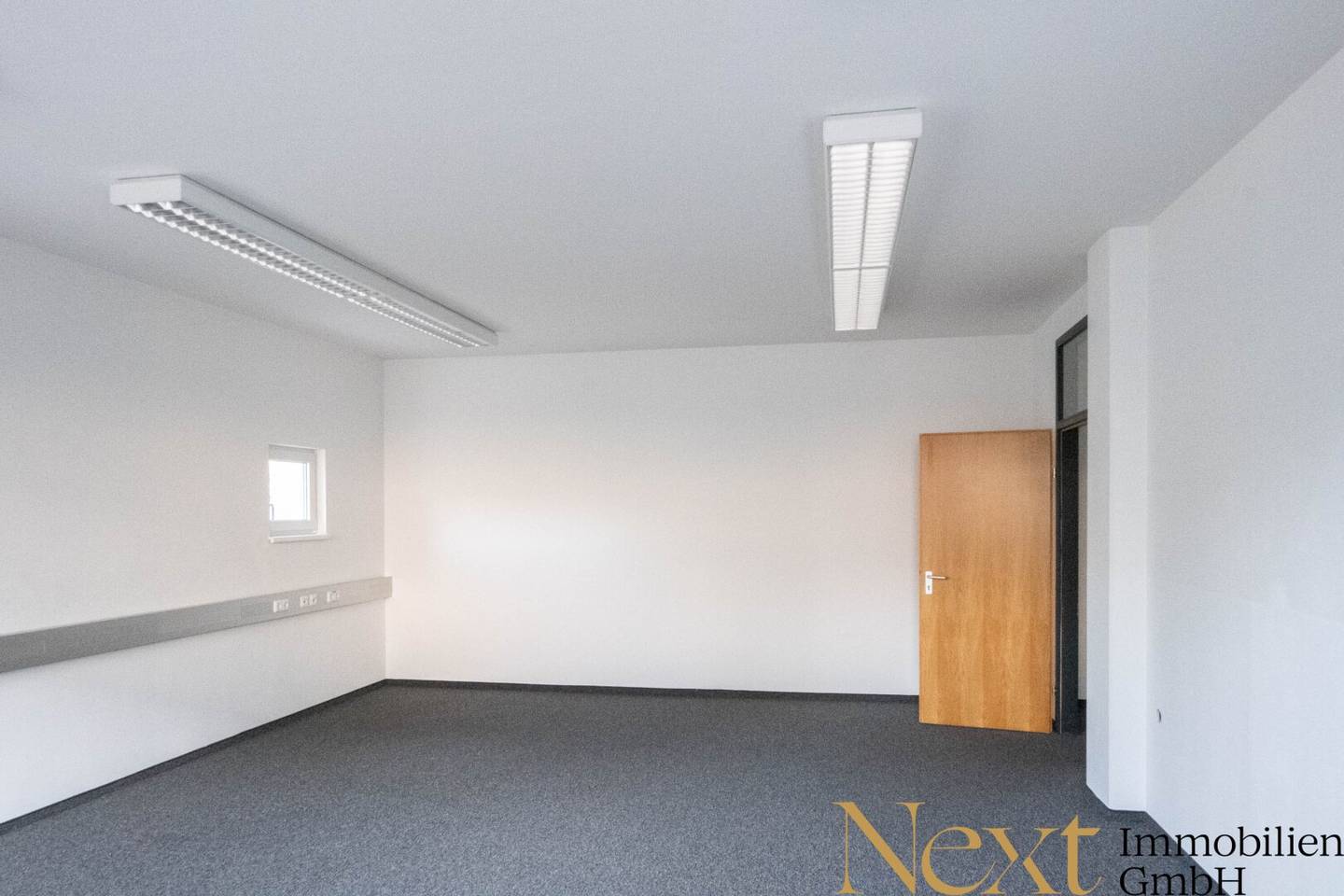 Office space with parking spaces and ideal transport connections in Wels for rent