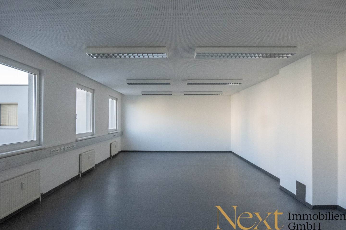 Air-conditioned office space with parking and ideal transport connections in WDZ 2 in Wels for rent