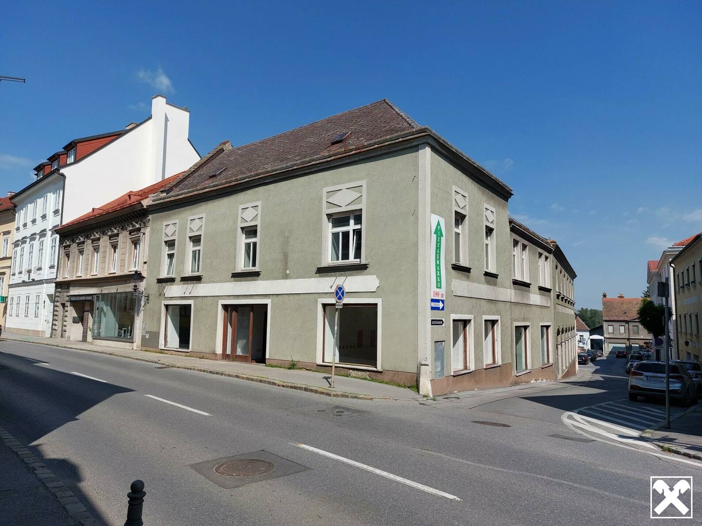 Bestandfreies Geschäftshaus mit Wohnmöglichkeit in Hainburg!