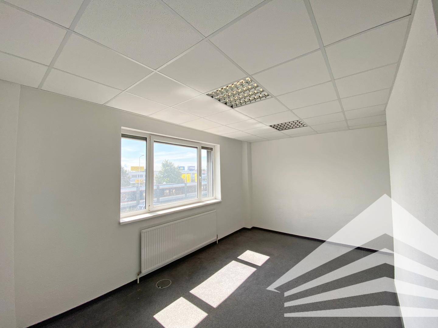 Gut sichtbares Büro mit Werbemöglichkeit in Leonding!