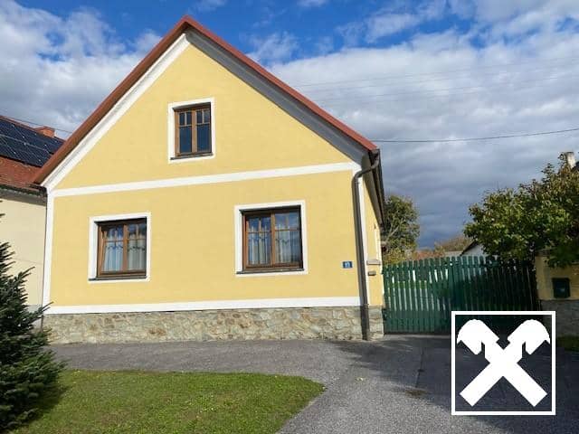 Streckhof in Moschendorf - 110 m² Wohnfläche, 4 Zimmer, Garage