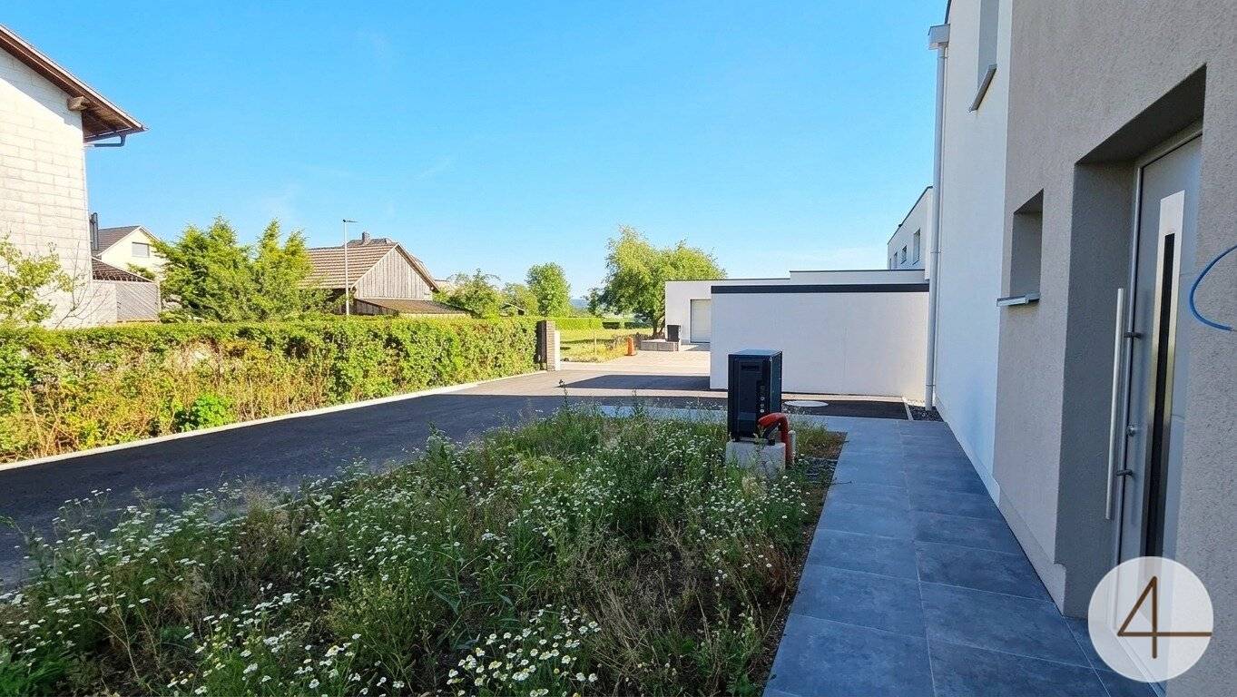 Doppelhaushälfte mit Terrasse und Garten