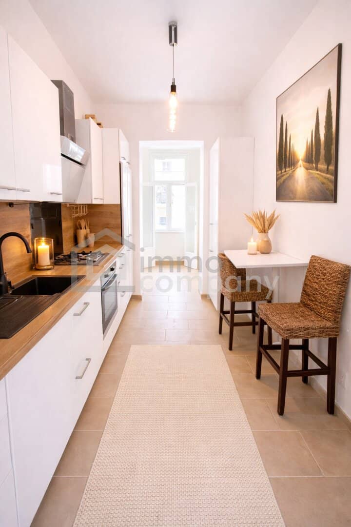Apartment with terrace and lift