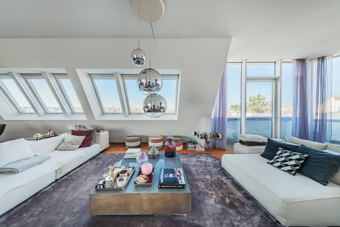 Exclusive top floor apartment with a view over Vienna