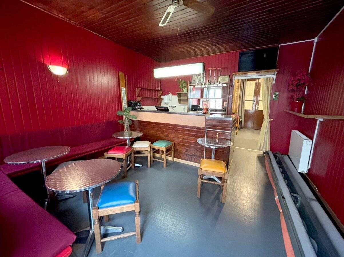 Commercial Space with Bar in Vienna 14.