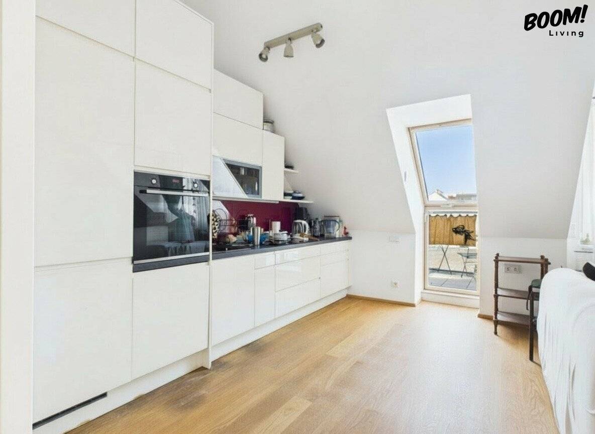 Top floor apartment with large roof terrace