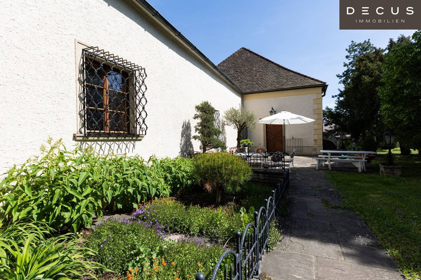 Historic jewel in the heart of Perchtoldsdorf with garden
