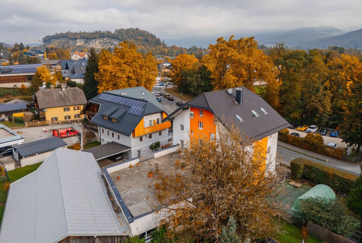 FACETTENREICH - Wohn- und Geschäftshaus in Anif