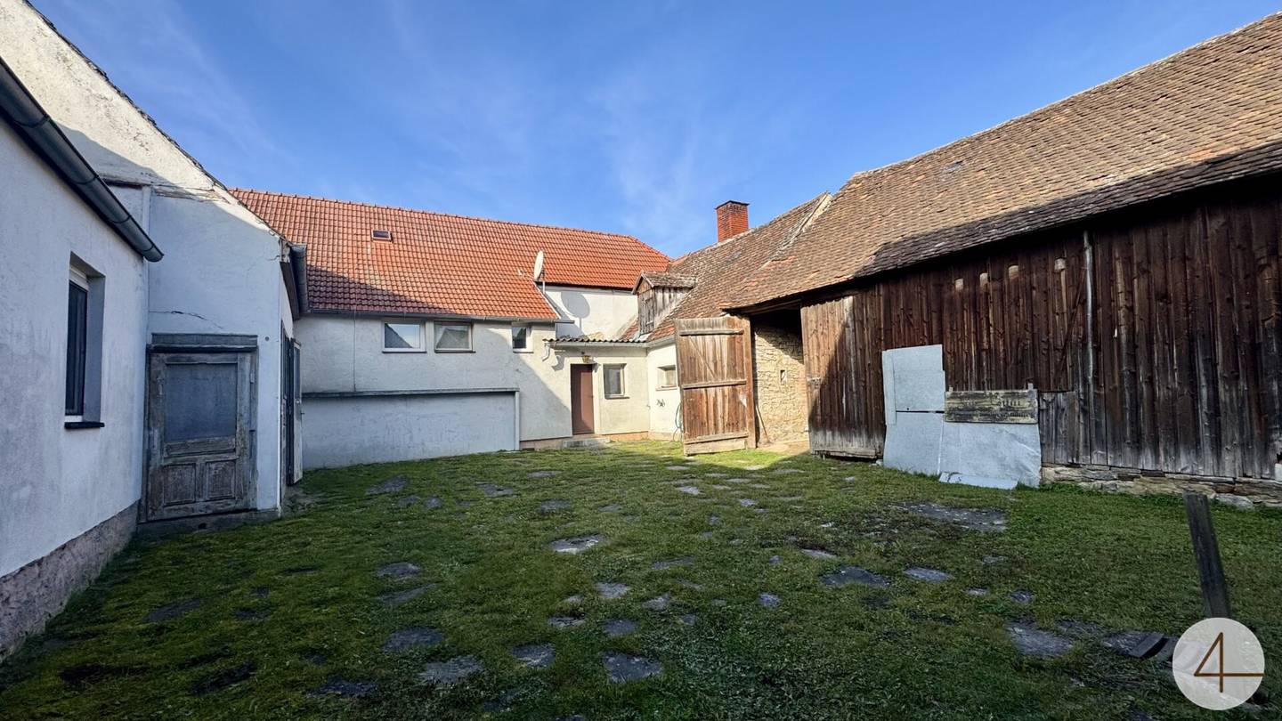 Bezugsfertiges Haus in Japons mit viel Platz und Nebengebäuden