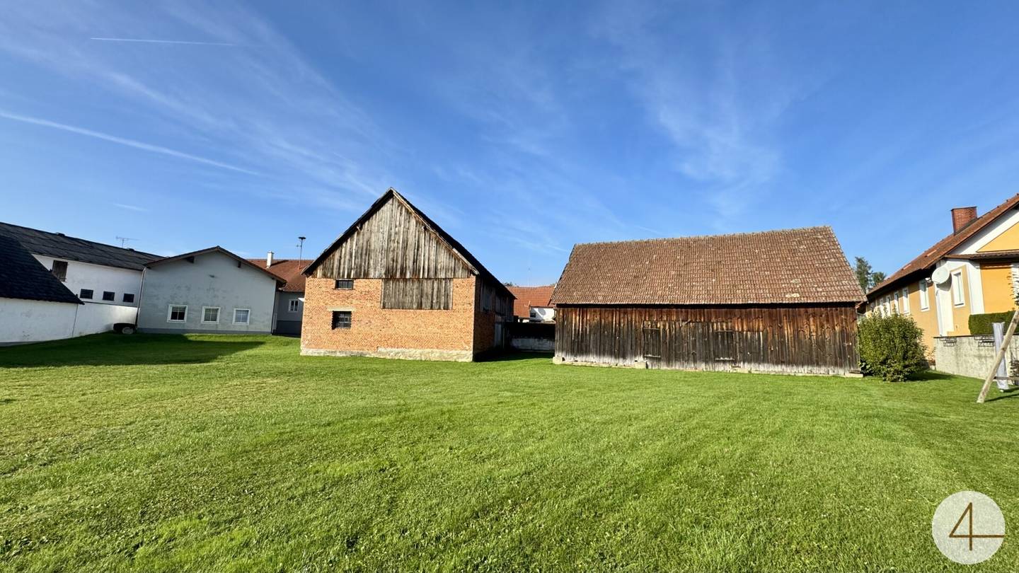 Bezugsfertiges Haus in Japons mit viel Platz und Nebengebäuden