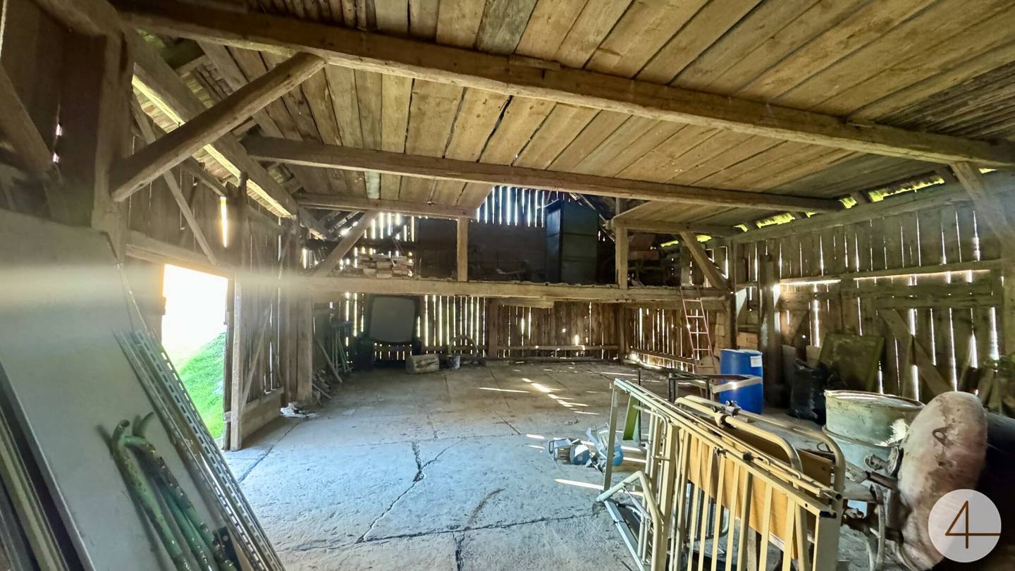 Bezugsfertiges Haus in Japons mit viel Platz und Nebengebäuden