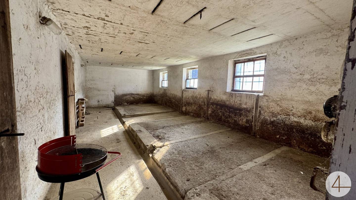 Bezugsfertiges Haus in Japons mit viel Platz und Nebengebäuden
