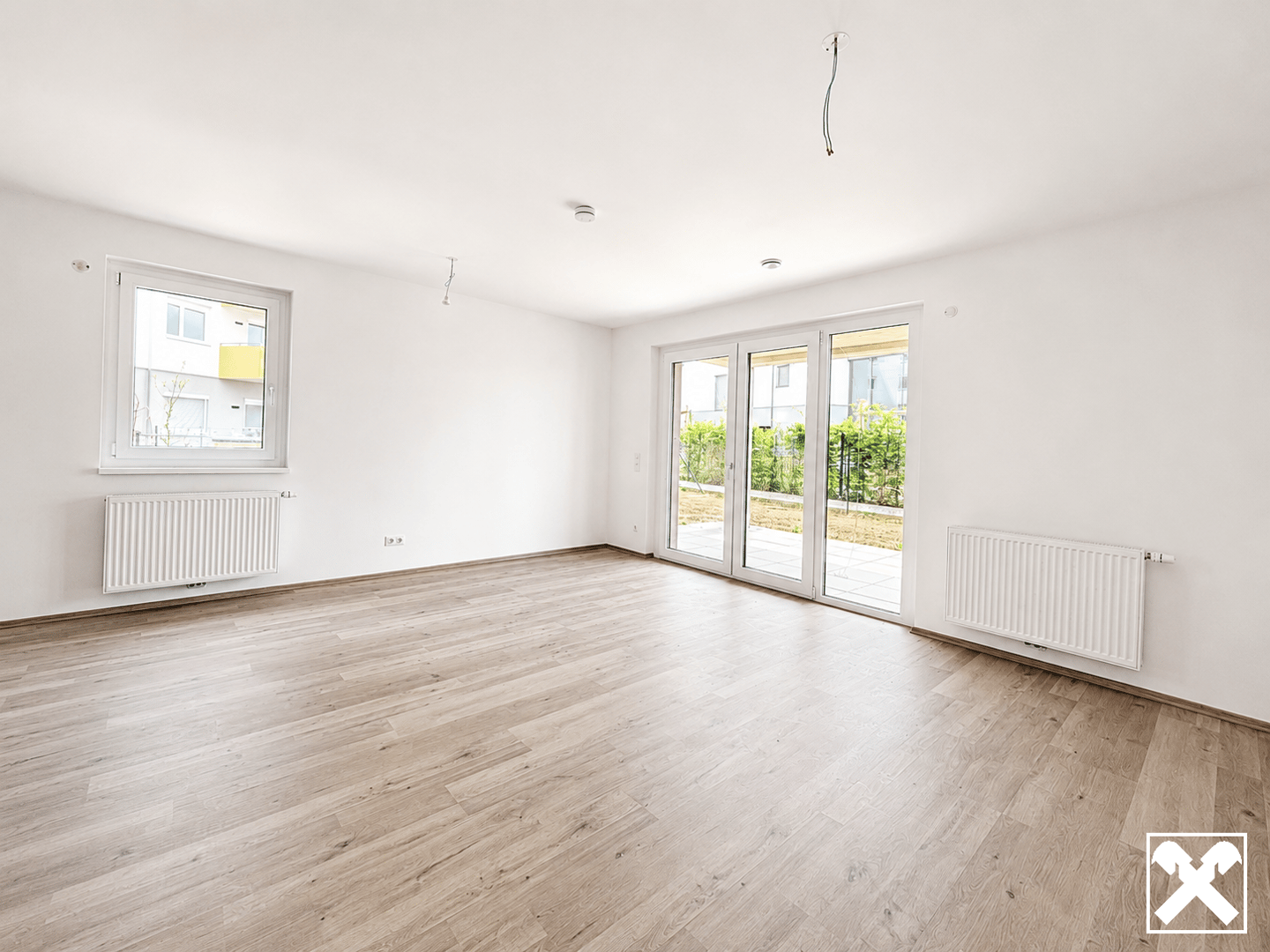 Newly built apartment with terrace and private garden